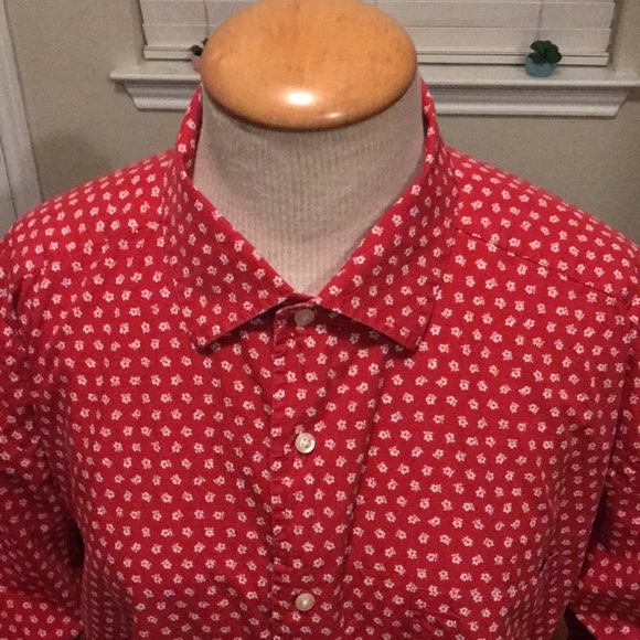 Really nice looking men’s short sleeve button down - Picture 2 of 3
